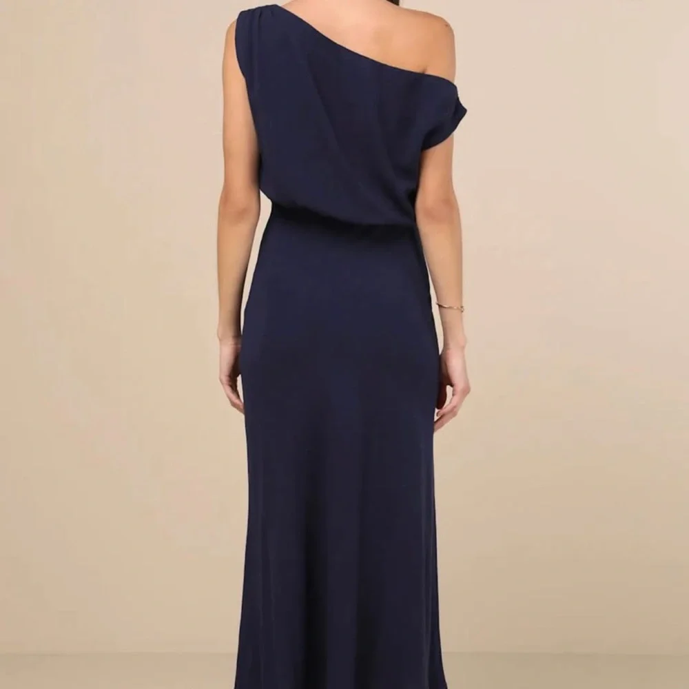 Lulu's One-Shoulder Midi Dress in Navy - Picture 2 of 4